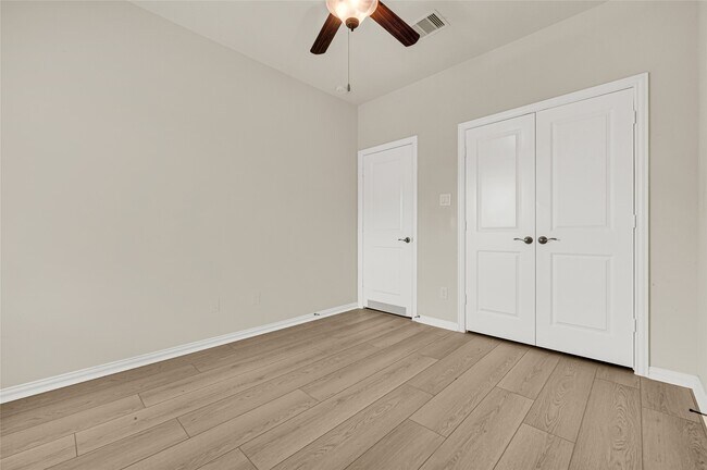 Building Photo - 2414 Willow Fall Ln