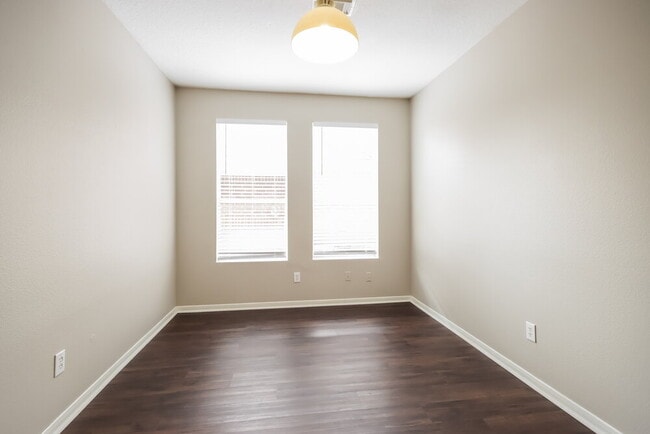 Building Photo - 12151 Landsdown Ridge Way