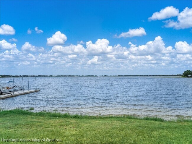 Building Photo - 403 Lake Lotela Dr