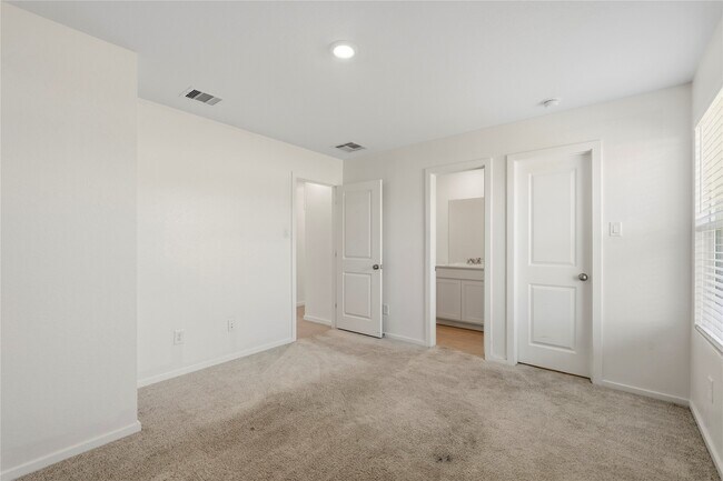 Building Photo - 9323 Speckled Trout Dr