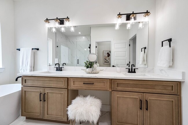 Building Photo - 3209 St Emanuel St