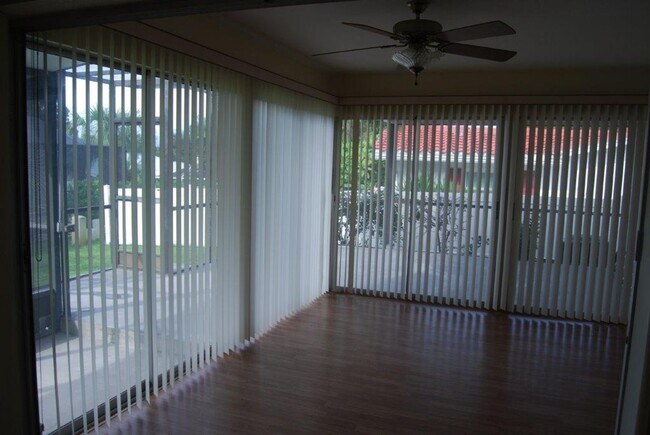 Building Photo - SEMINOLE HOME IN DESIRABLE CANTERBURY CHASE
