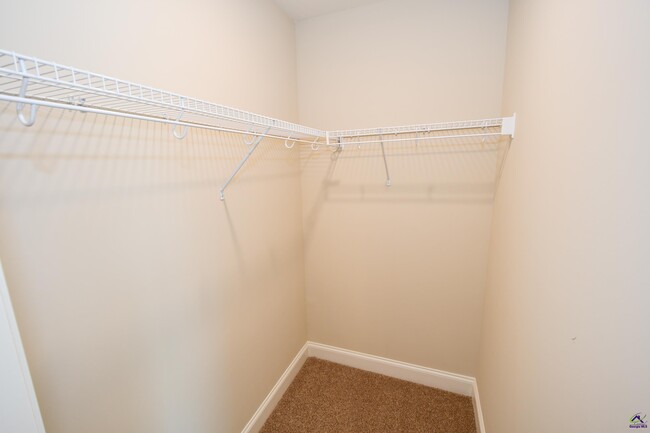 Building Photo - 204 Otters Rdg Dr