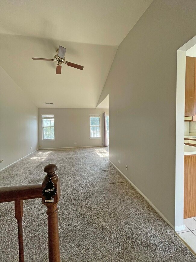 Building Photo - 238 Green Knoll Ln