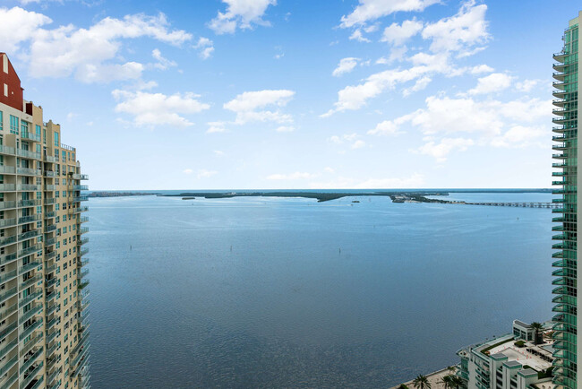 Building Photo - 1200 Brickell Bay Dr