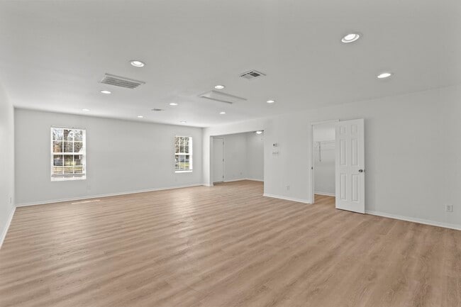 Building Photo - 1132 18th Ave N