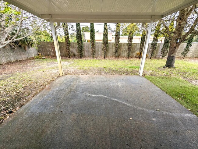 Building Photo - 1822 Brooke Beach Dr