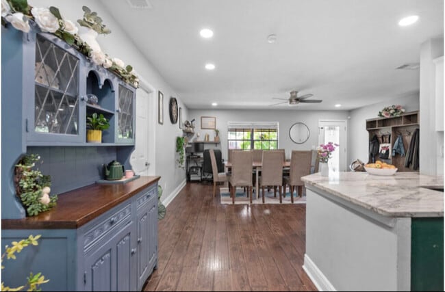 Building Photo - 111 Robinwood Dr NW