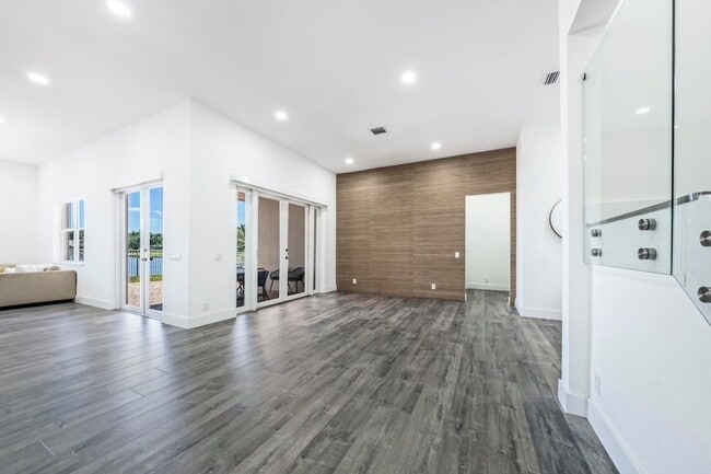 Building Photo - 1250 Placid Ct