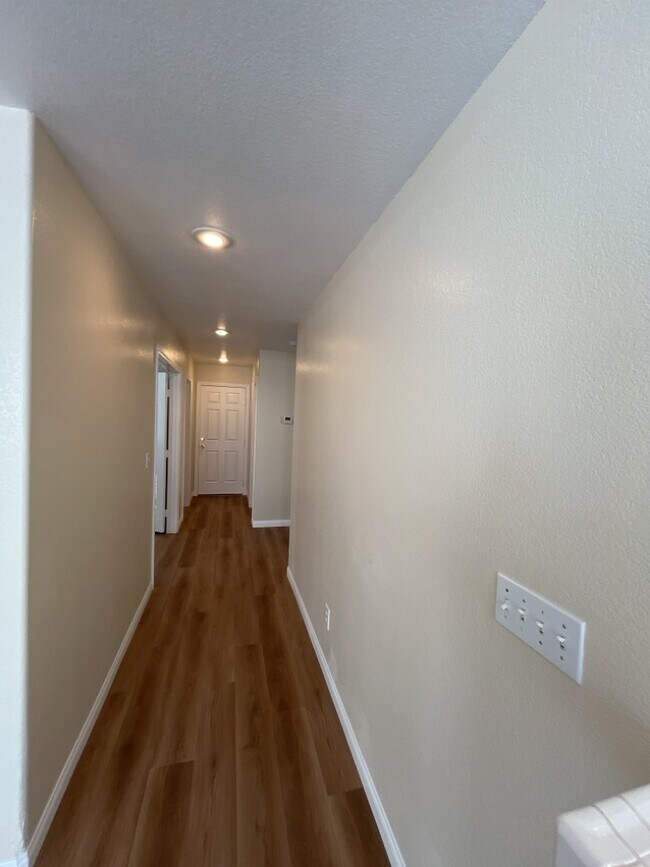 Building Photo - Encounter the ultimate luxury living experience with this 4-bedroom, 2197 sq ft house