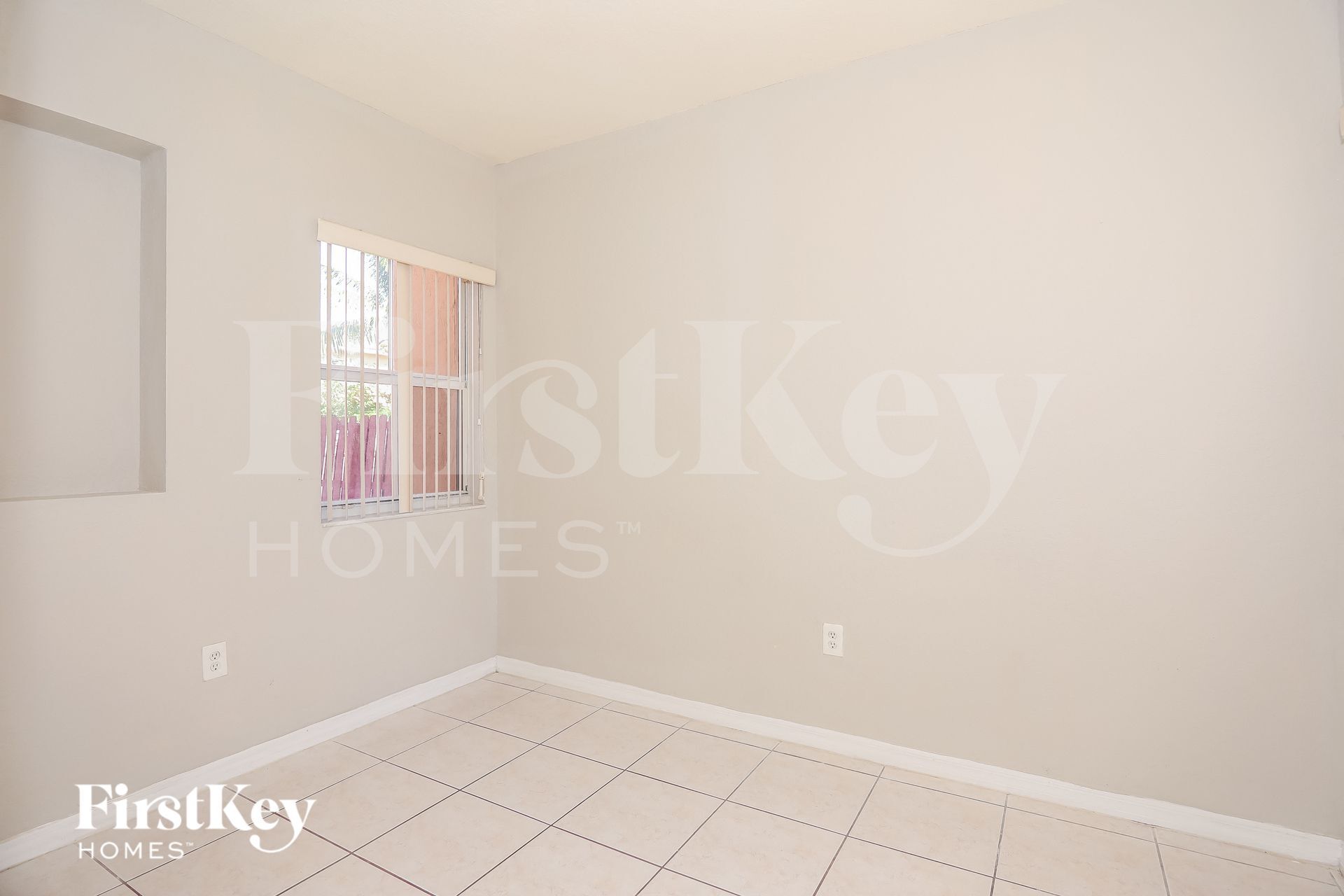 Building Photo - 664 SW 7th Terrace