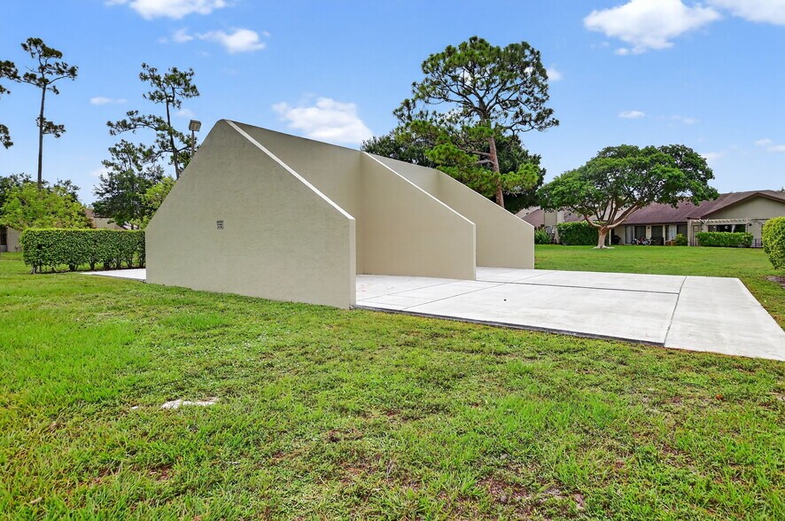 Building Photo - 22576 Vistawood Way
