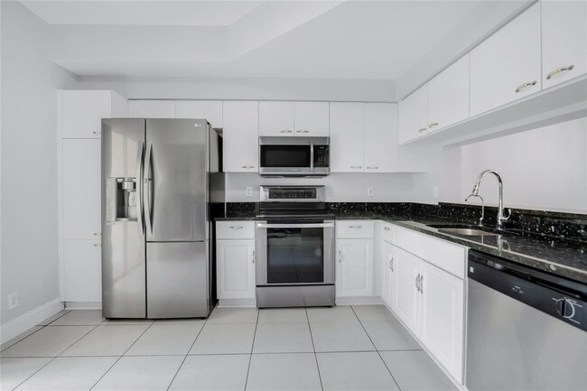 Building Photo - 9968 NW 57th Manor