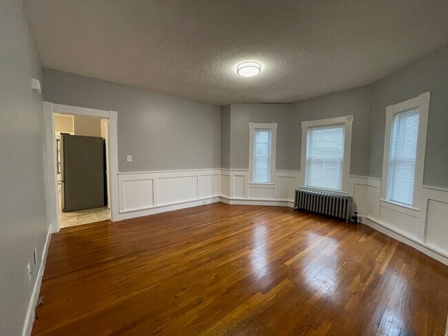 Building Photo - 46 Lane St