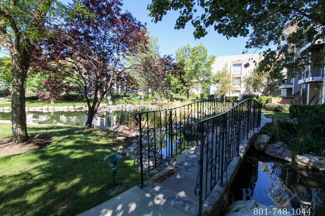 Building Photo - Beautiful 2 bed 2 bath Condo