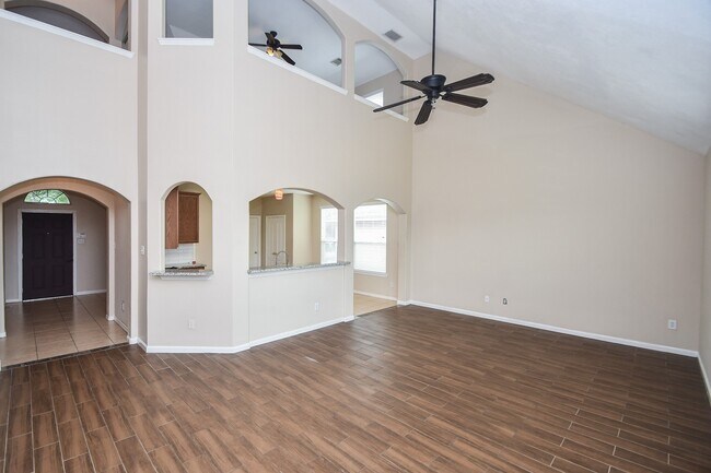 Building Photo - 21915 Stockbridge Ln