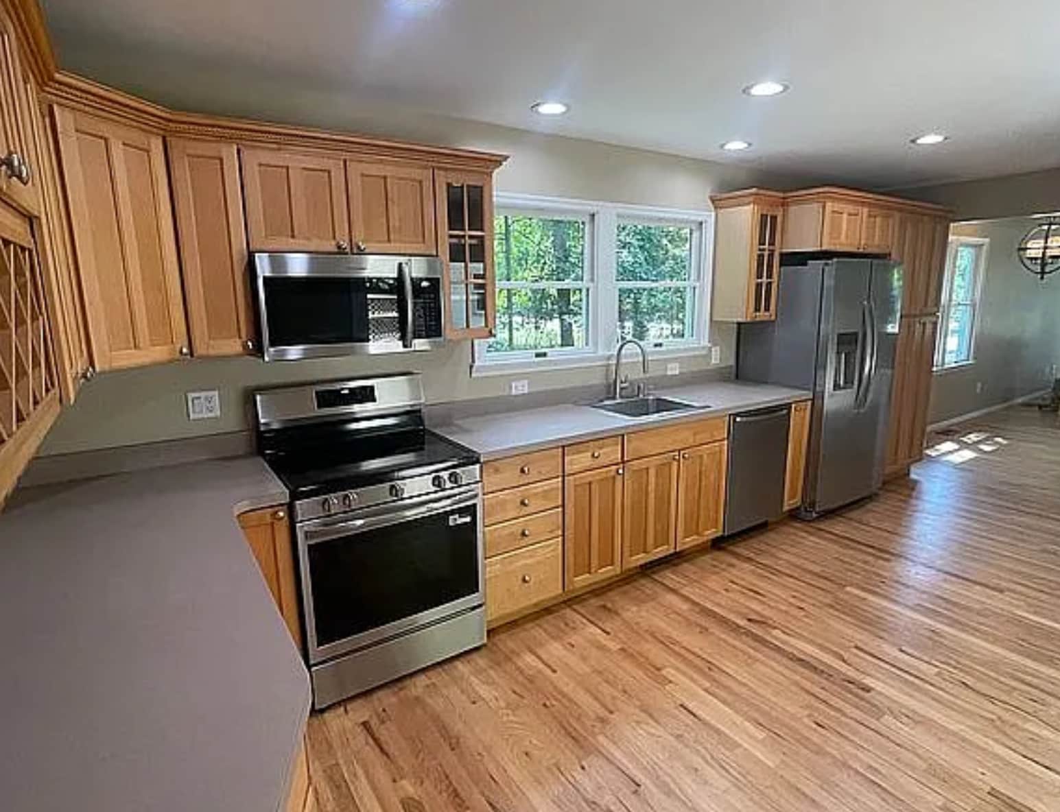 Building Photo - 250 Lakeside Trl
