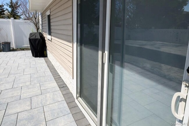 Building Photo - 71 E Lido Promenade