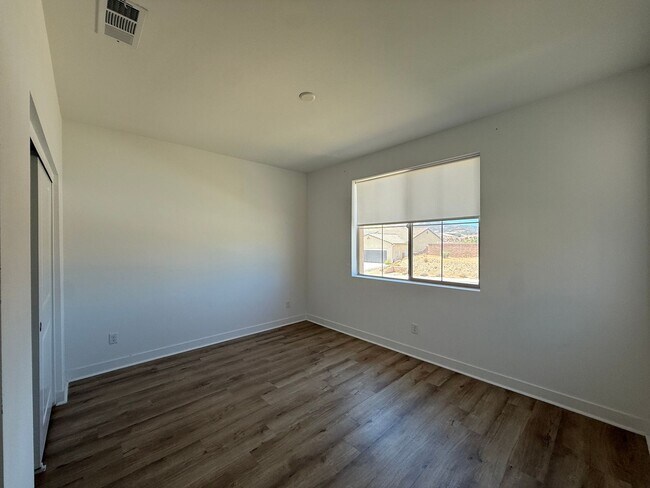 Building Photo - 39338 Stirrup Ct