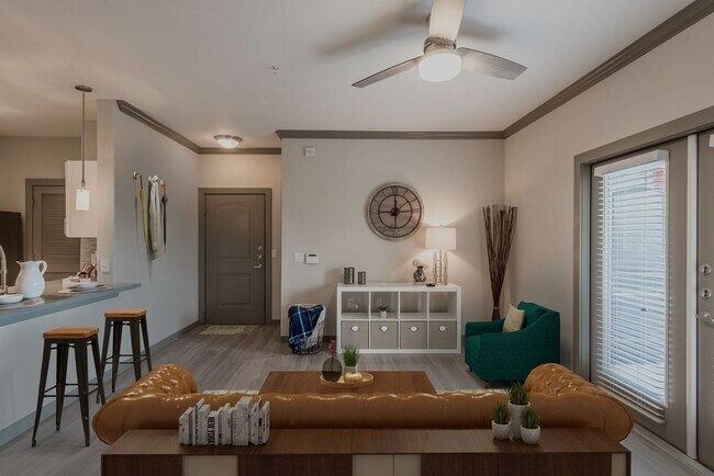 Building Photo - Elevated Lifestyle, With 1 Month Complimen...