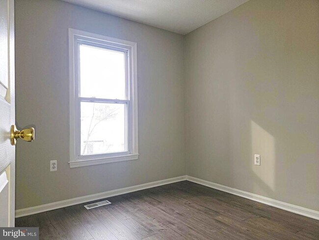 Building Photo - 7370 Stream Way