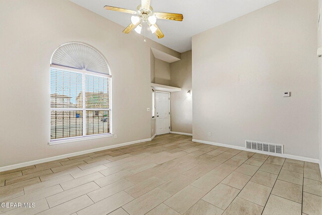 Building Photo - 1308 Rose Bud Ln