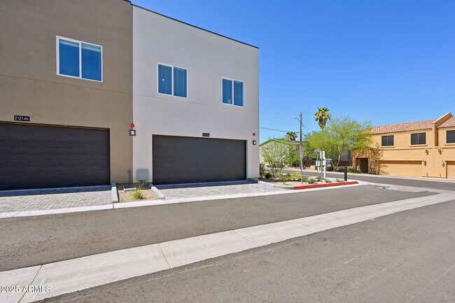 Building Photo - 2116 JENNIFER LYNN Way