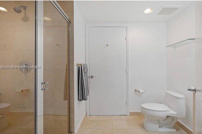 Building Photo - 1830 S Ocean Dr