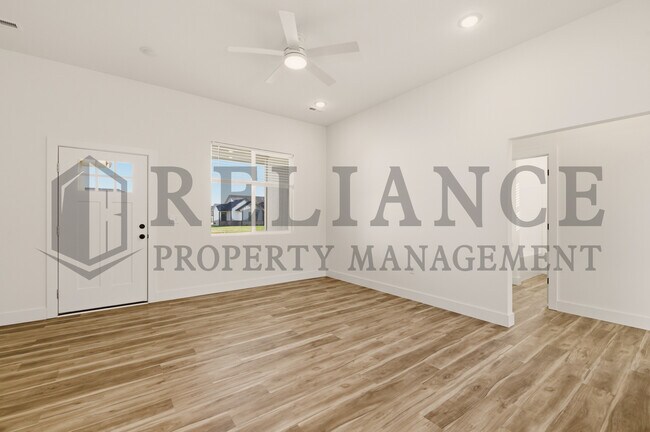 Building Photo - 701 Elmwood St