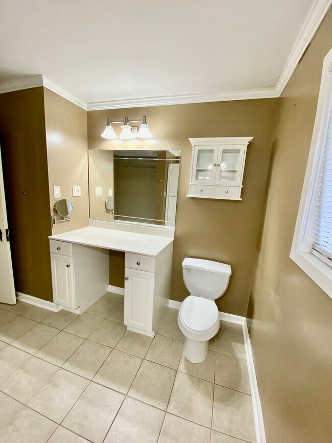 Building Photo - 205 Leonpacher Rd