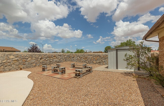 Building Photo - 3021 Fierro Dr