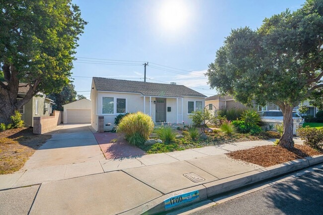 Building Photo - Charming Manhattan Beach Home Rental!