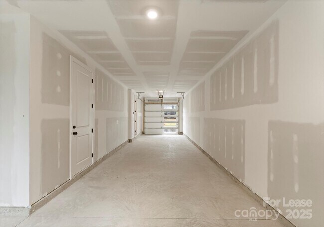 Building Photo - 3202 Riley Ave