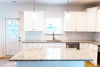 Building Photo - 1615 Martin Ave