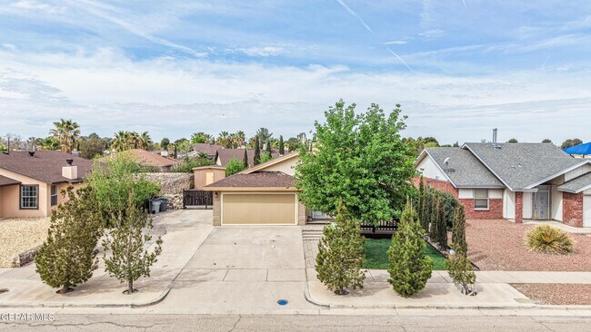 Building Photo - 5733 Saplinas Rd