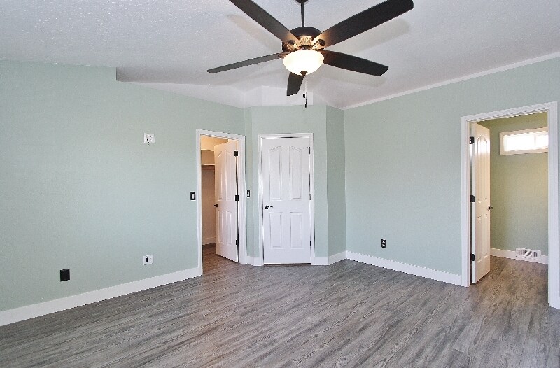 Building Photo - 1904 N Duck Hawk Ave