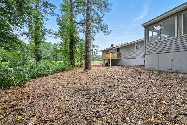 Building Photo - 6432 Maple Rd