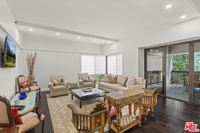 Building Photo - 10445 Wilshire Blvd