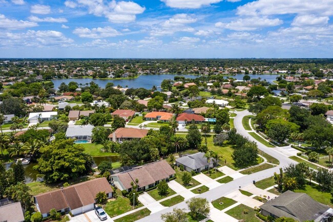 Building Photo - 1367 Riverside Cir