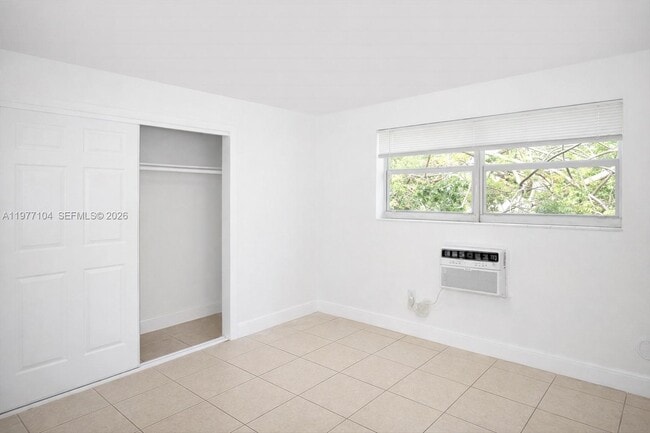 Building Photo - 16851 NE 21st Ave