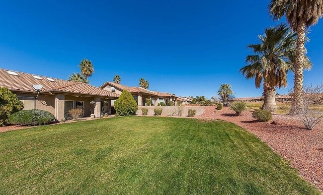 Building Photo - Furnished 3-Bedroom Townhome with Stunning...