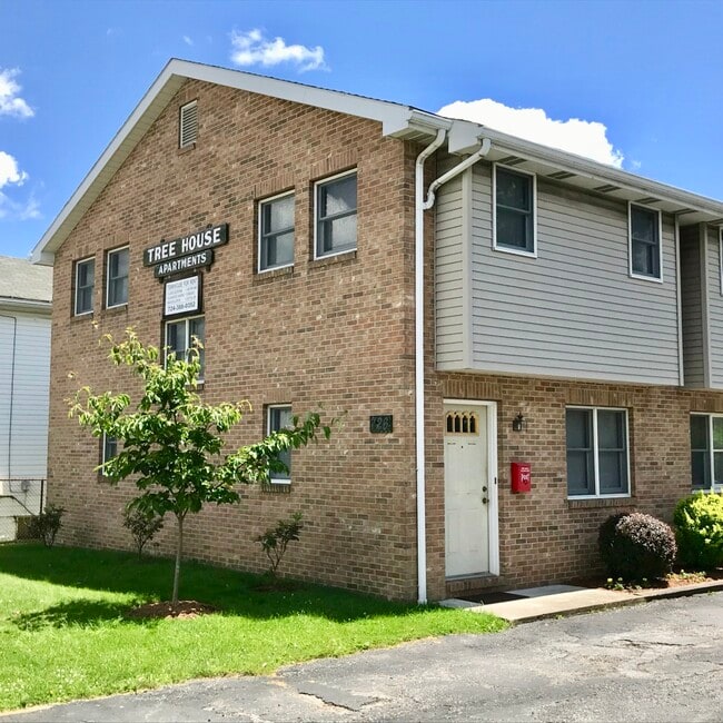 Building Photo - 726 Locust St