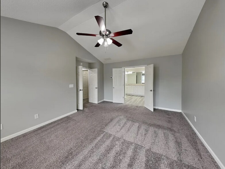 Building Photo - 3015 Donamire Ave NW