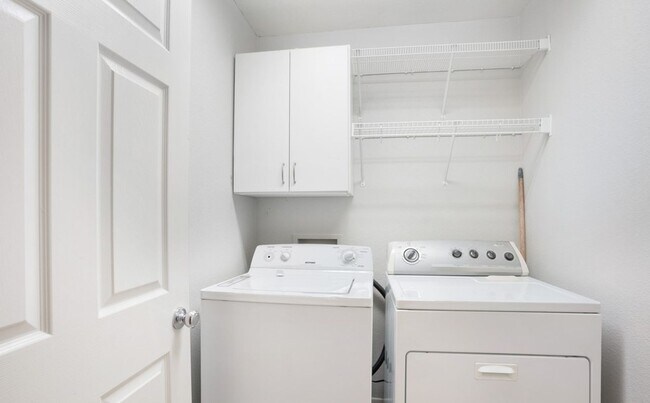 Building Photo - 541 Warminster Ave