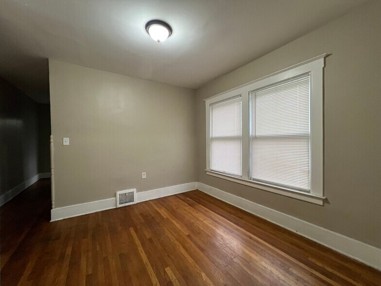 Building Photo - 1943 W Bethune St