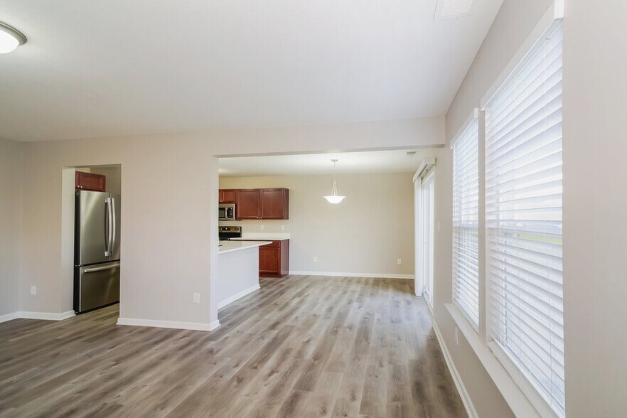 Building Photo - 8024 Bach Dr