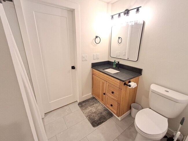 Building Photo - $3,200 -5 Bed / 3 Bath- Home with Fully Fe...