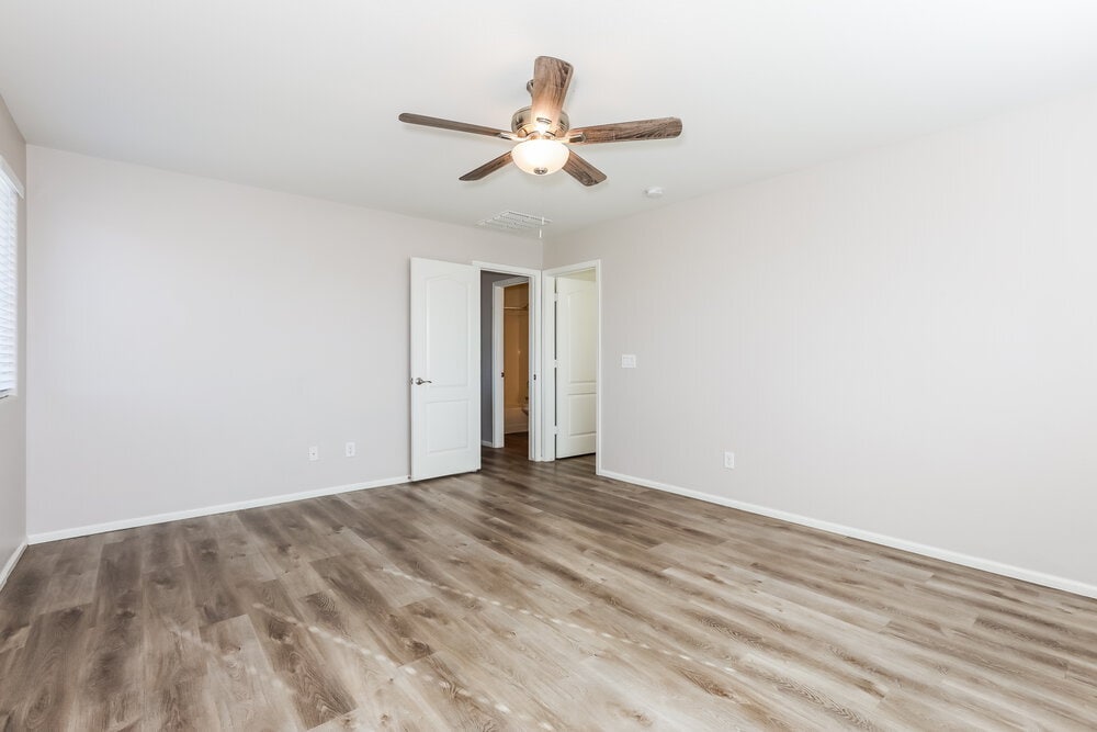 Building Photo - 1361 E Ryan Rd