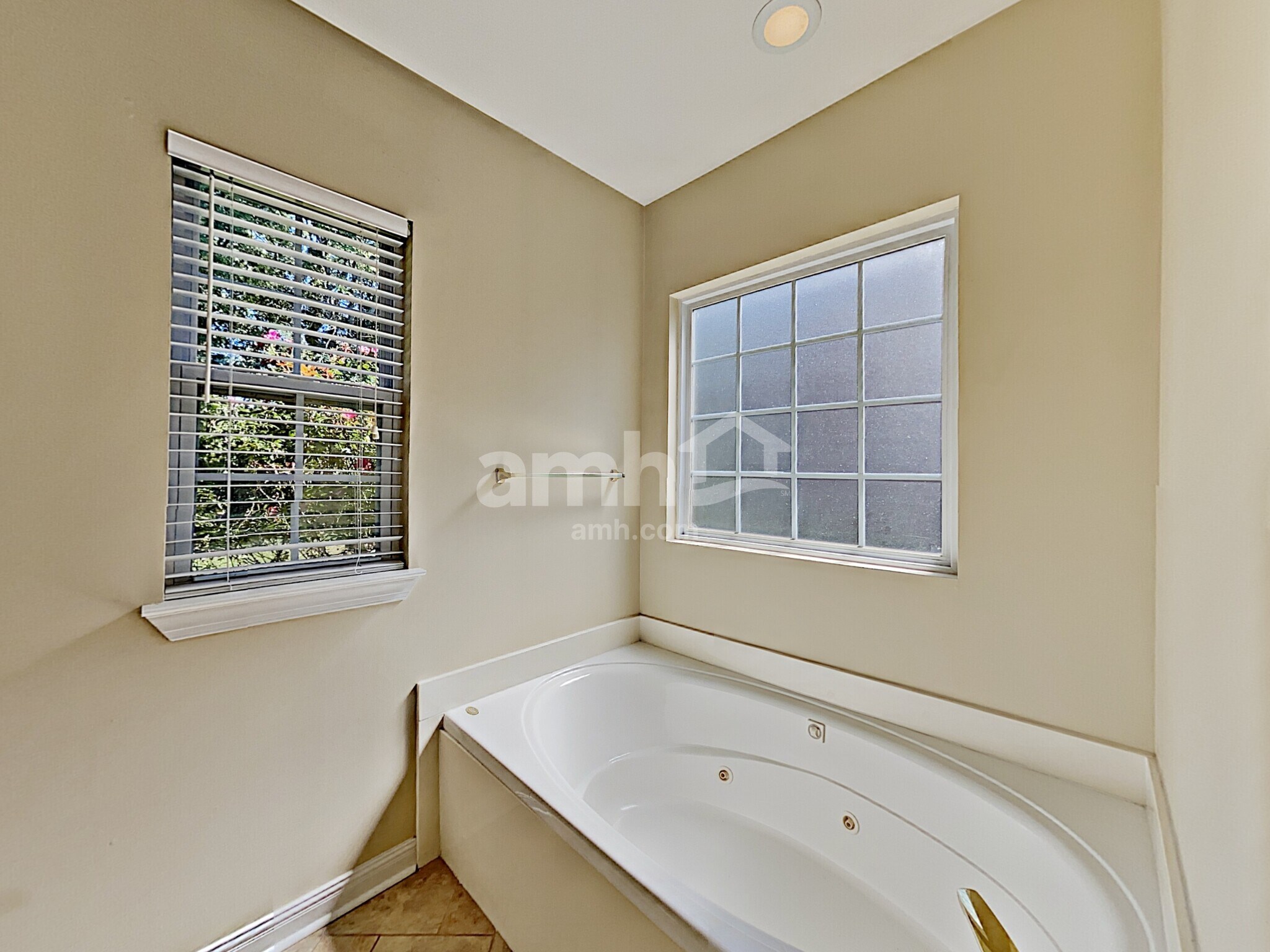 Building Photo - 316 Astor Way