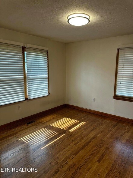 Building Photo - 112 McMahan Rd
